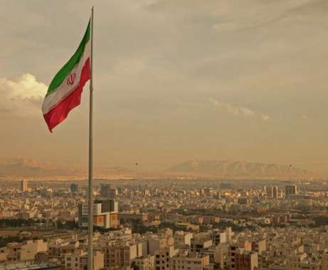 iran-_flag_tehran_030415_(2)